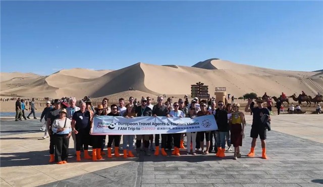 欧洲旅行商、旅游媒体考察团走进敦煌感受人文魅力